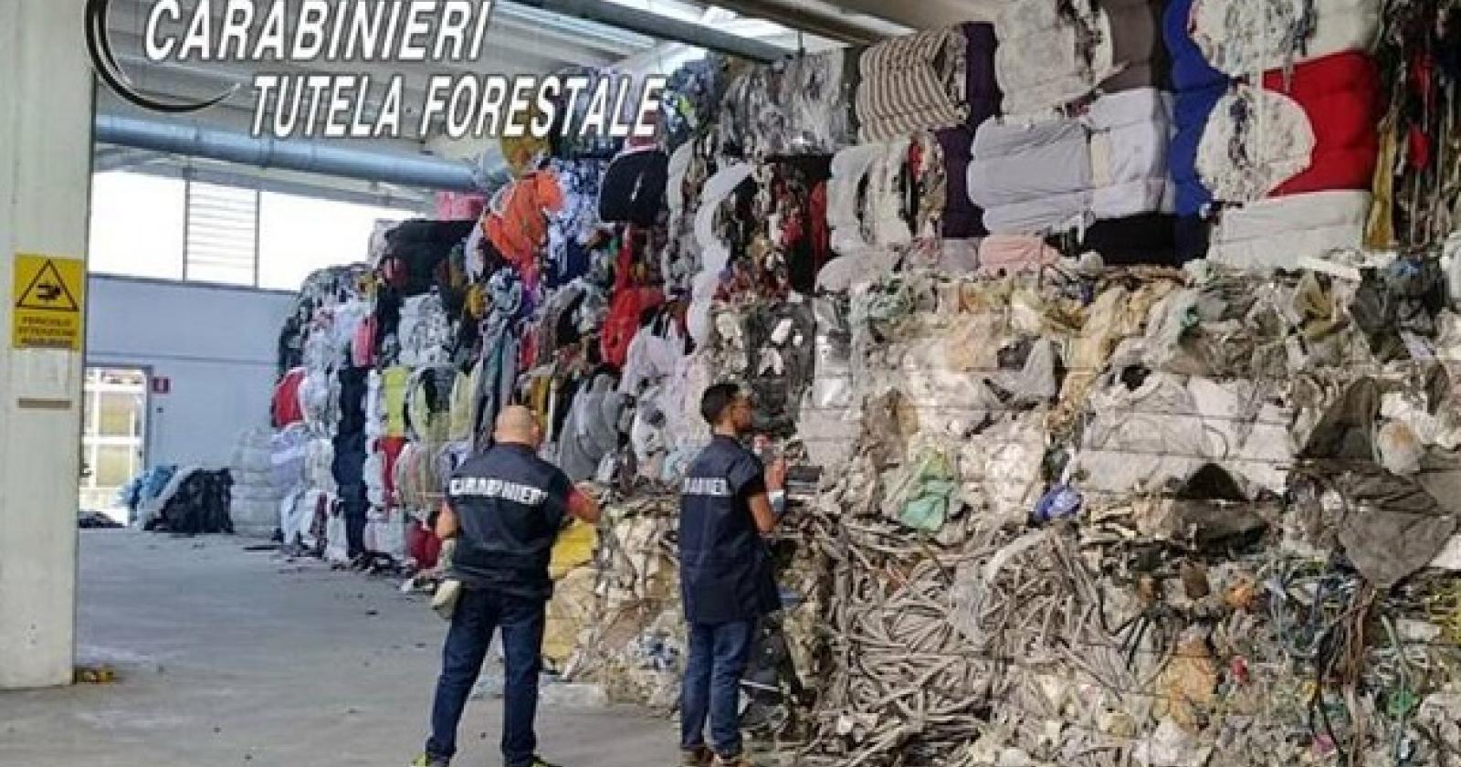 La mafia dei rifiuti ci trasforma nella discarica d'Italia