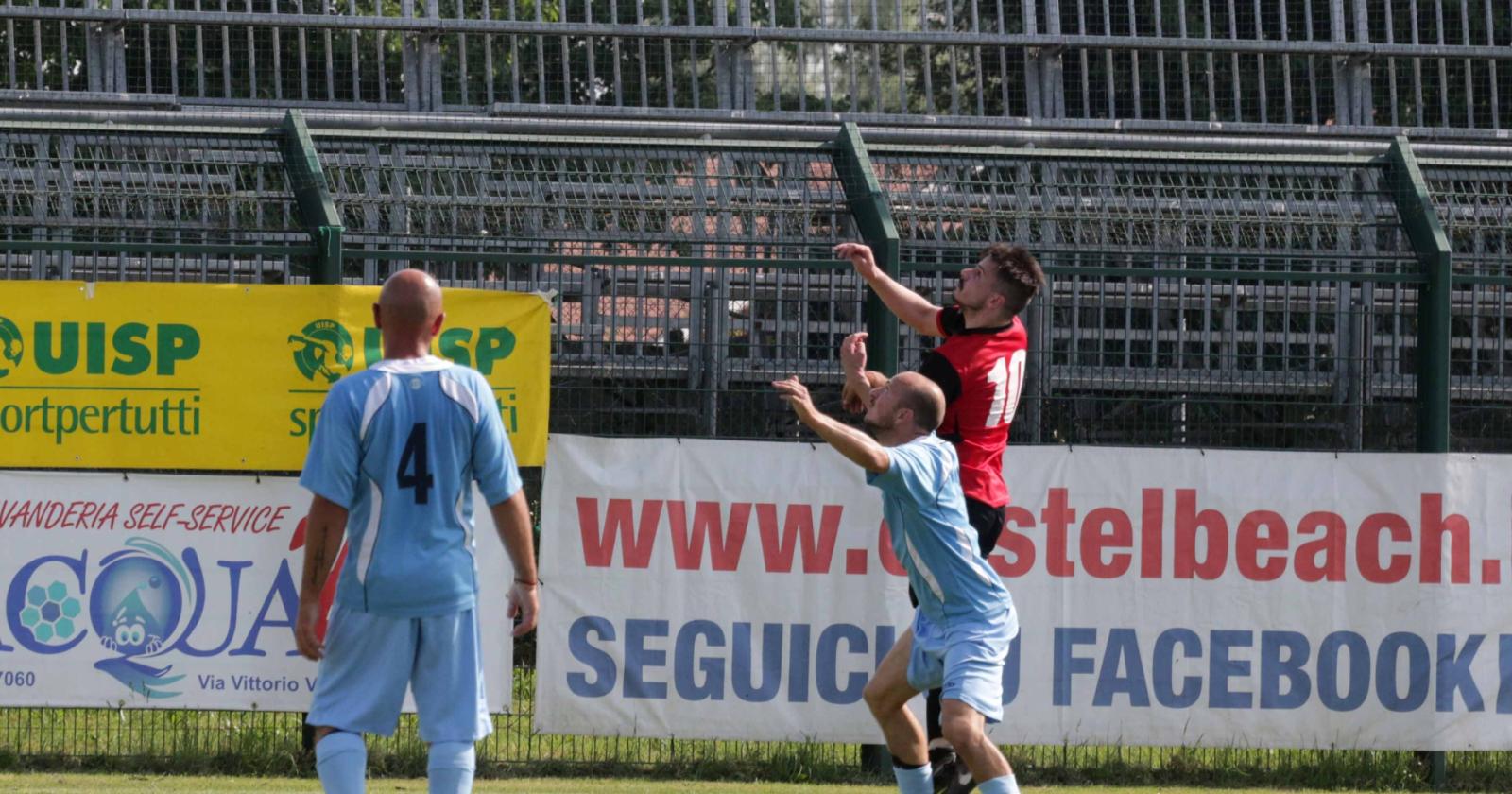 “Arbitraggio scandaloso” su Facebook, società multata