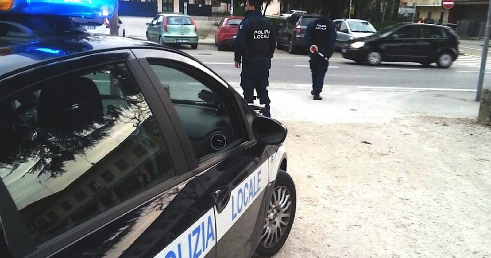 Il vigile spara per impedire lo scippo