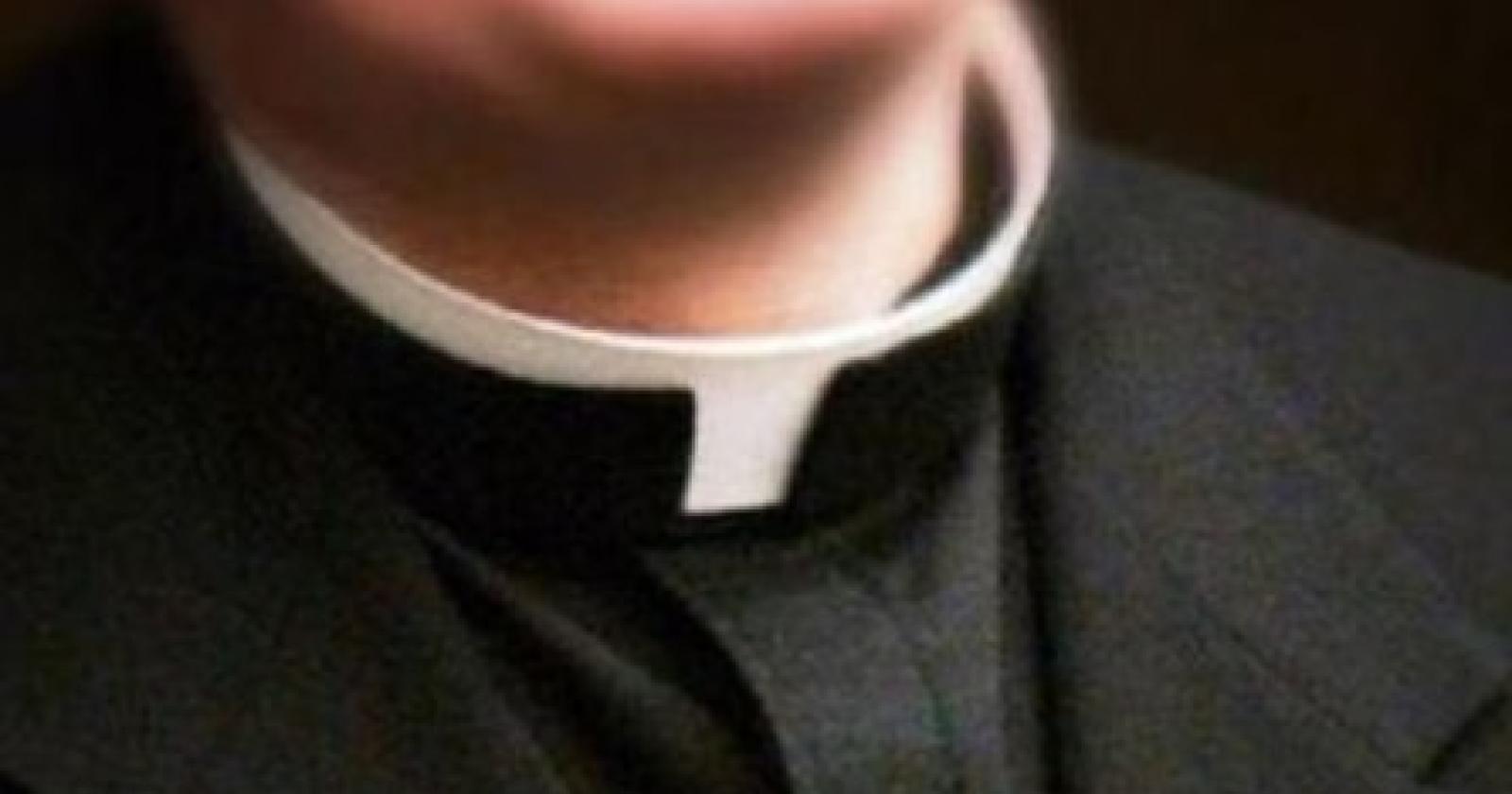 Molestato quando aveva 13 anni, porta in tribunale il prete
