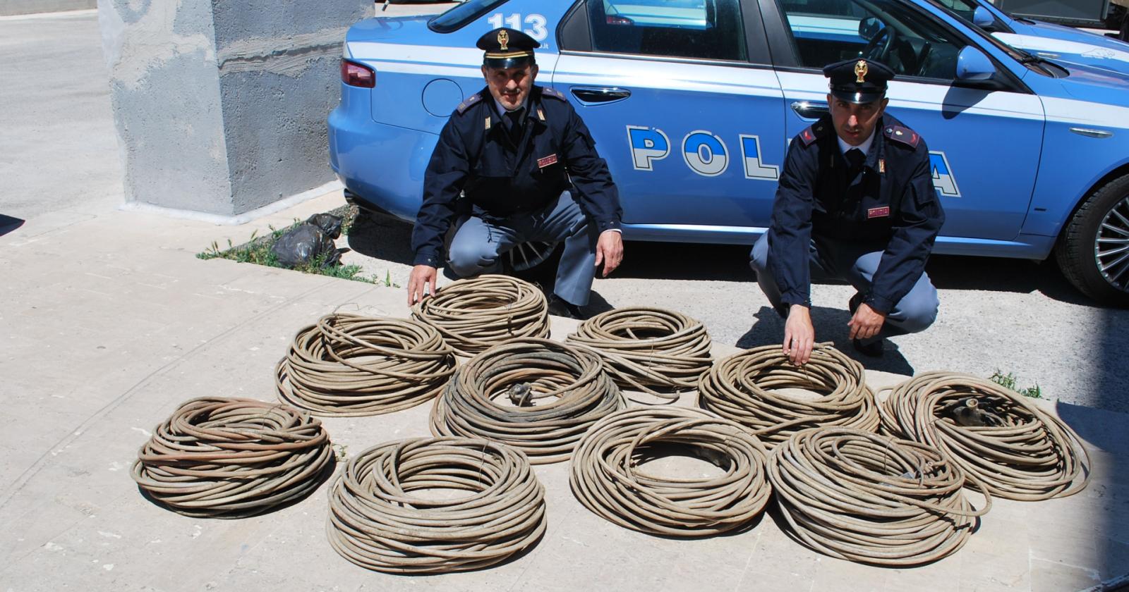 I ladri lasciano due volte al buio tutta una strada. E ci costano 9mila euro