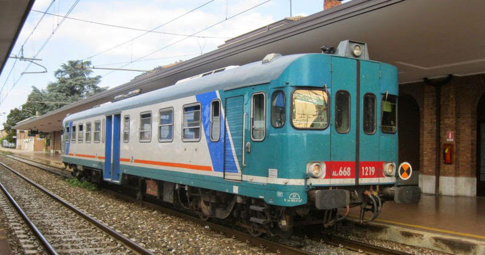 Scende per obliterare il biglietto ma il treno riparte: la figlia di 8 anni rimane sola