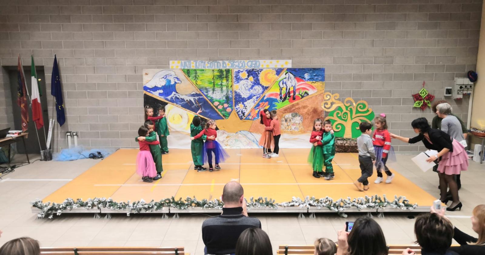 Uniti sotto lo stesso cielo, il messaggio dei bimbi per Natale