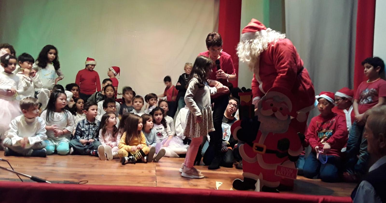 I bambini emozionano tutti cantando “Lo scriverò nel vento”