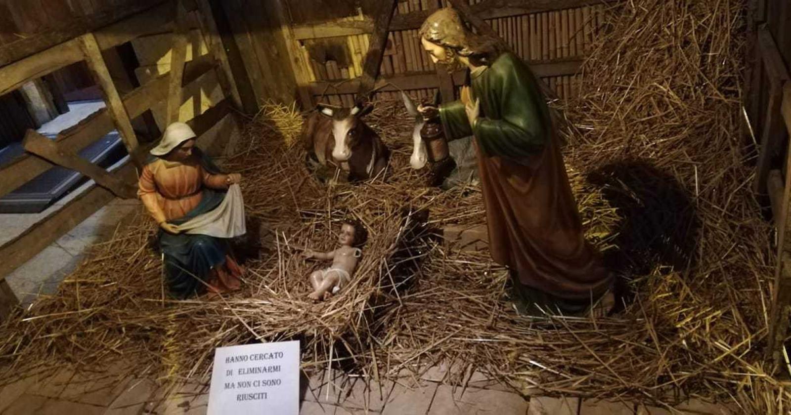 Il Bambin Gesù è tornato al suo posto, ma senza un braccio