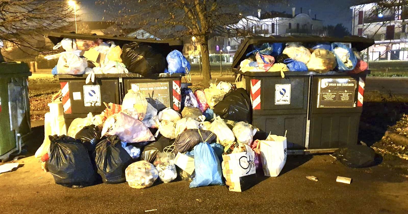 Rossini: "Basta immondizia fuori dai cassonetti"