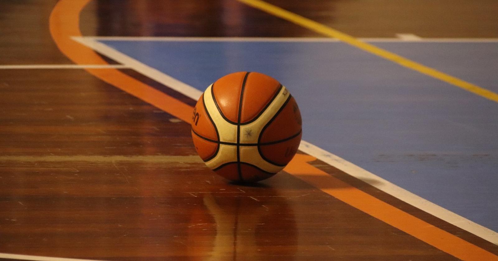 Caos campionati, il basket si ferma. Non si sa quando si potrà recuperare