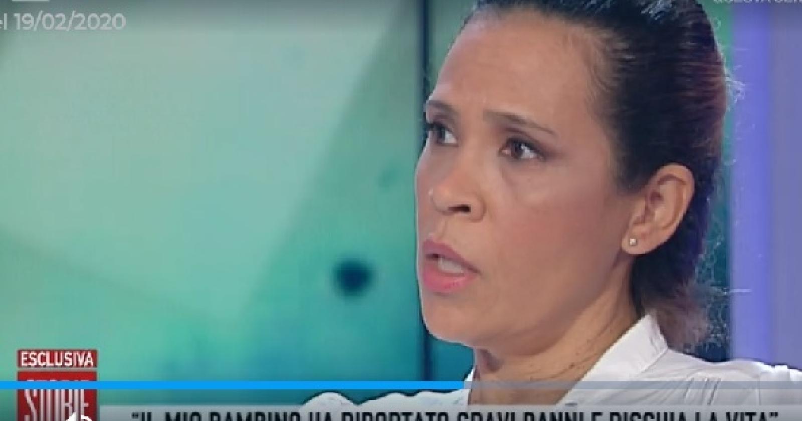 Nato in ambulanza: "Rischia danni gravi". Il caso sulla tv nazionale