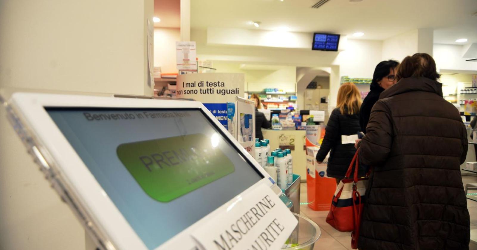 Assalto alle farmacie: a ruba mascherine e disinfettanti