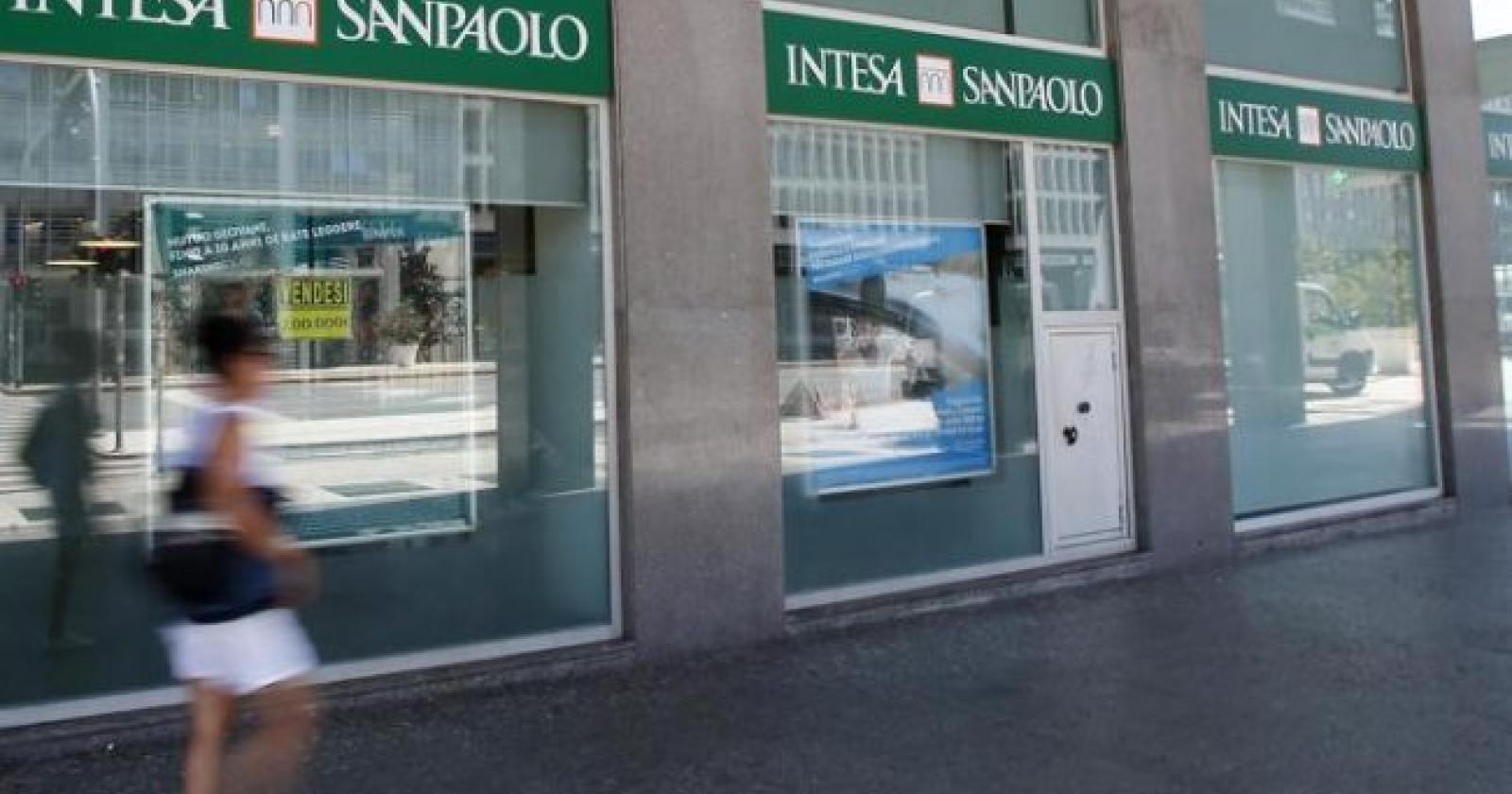Chiuse anche le banche nelle zone rosse