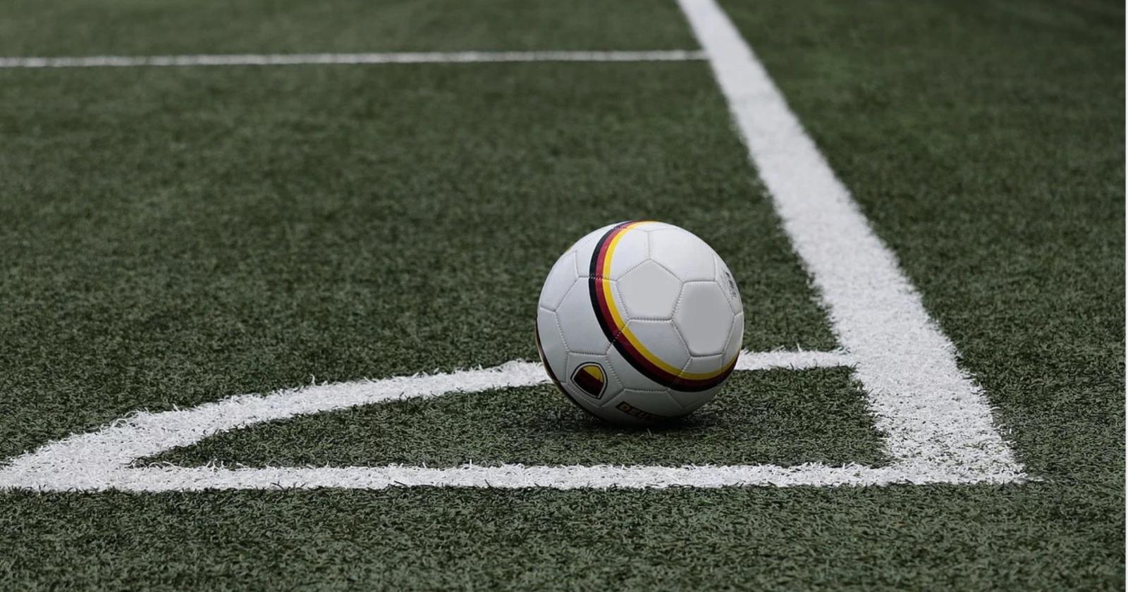 Il calcio chiude: partite sospese a tempo indeterminato