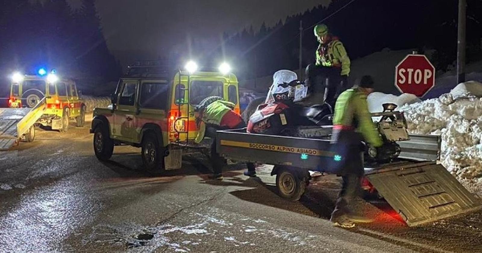 Perdono il sentiero tra la neve, recuperati a notte fonda