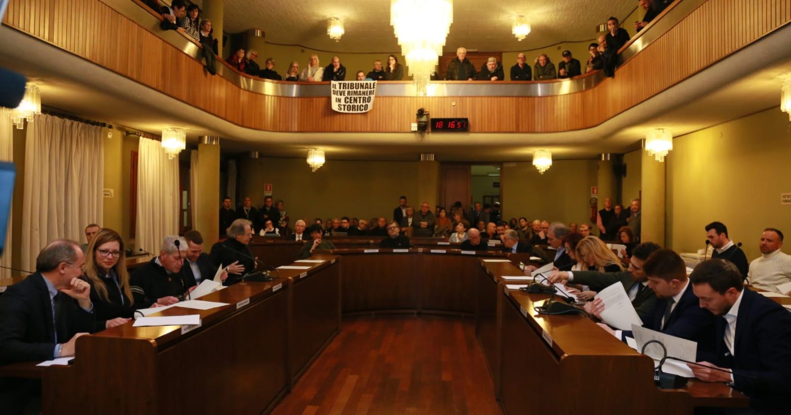 Consuntivo a fine mese, niente voto di fiducia