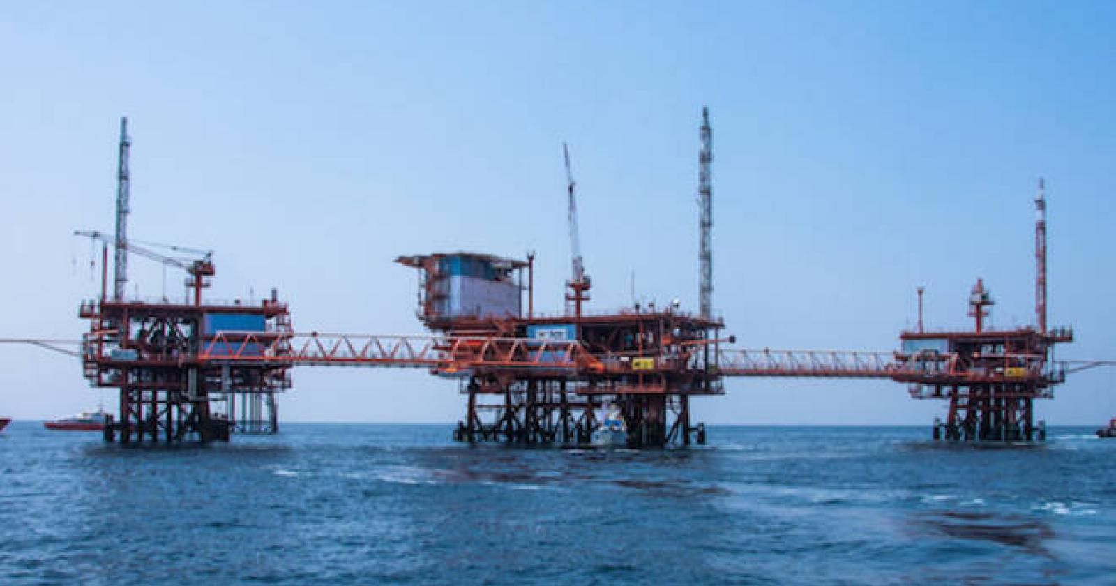 Bloccati in mezzo all&rsquo;Adriatico: la  strana quarantena dei lavoratori sulle piattaforme di estrazione  