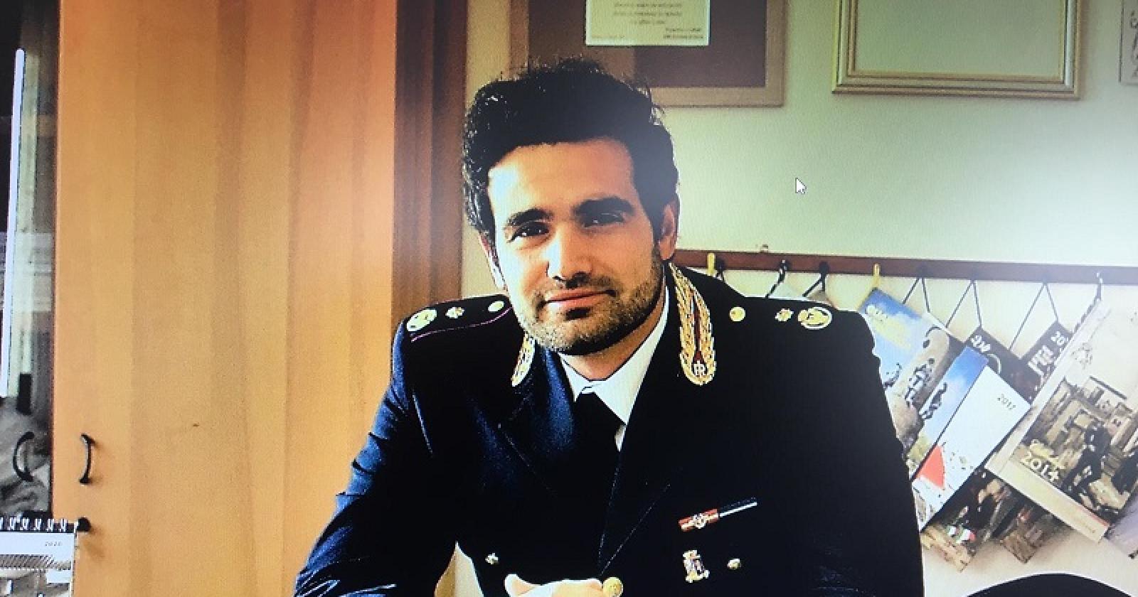 In piena emergenza, vanno a cene di gruppo o dal tatuatore
