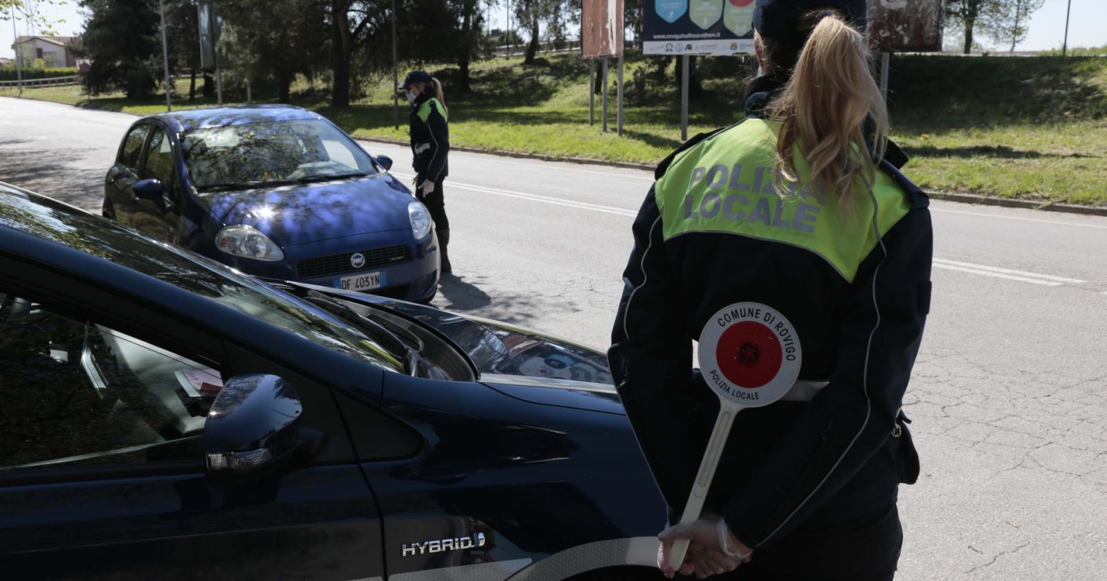Nuova pioggia di multe, in troppi senza mascherina