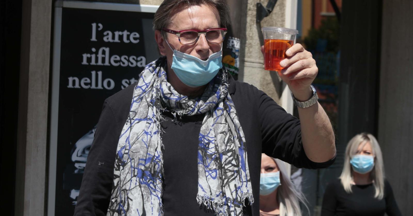 Centri estetici e parrucchieri: "Favorevoli al tampone per accedere"