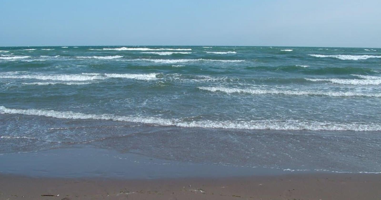 Mare a rischio: "Non si può preparare la spiaggia senza una data".