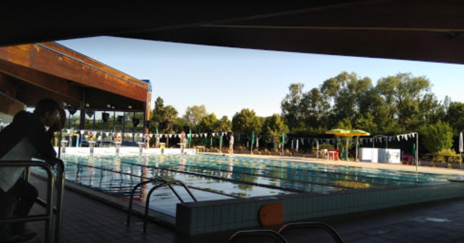 Da sabato 30  riapre la piscina comunale 