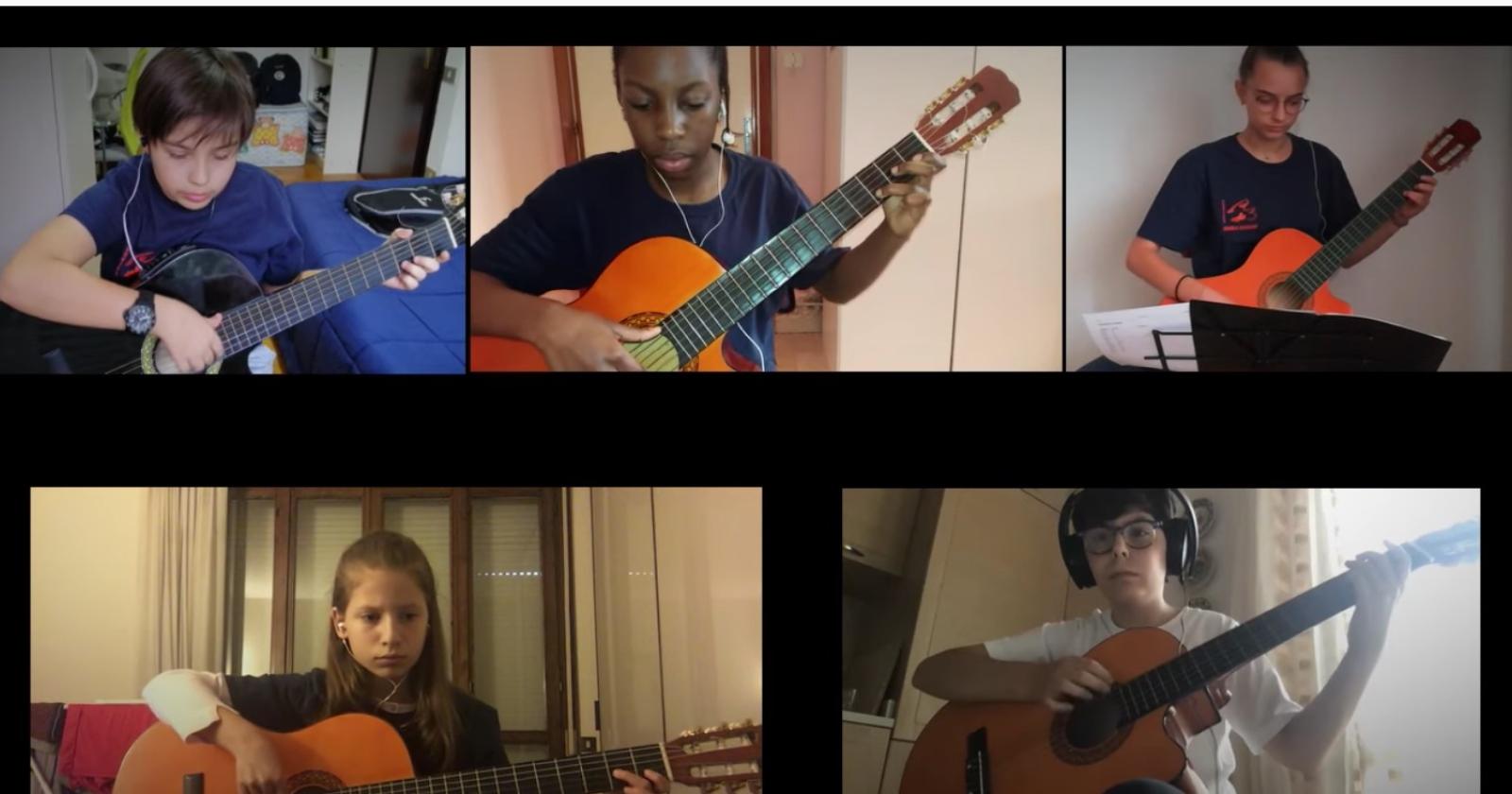 Compleanno in musica per la scuola media Casalini 