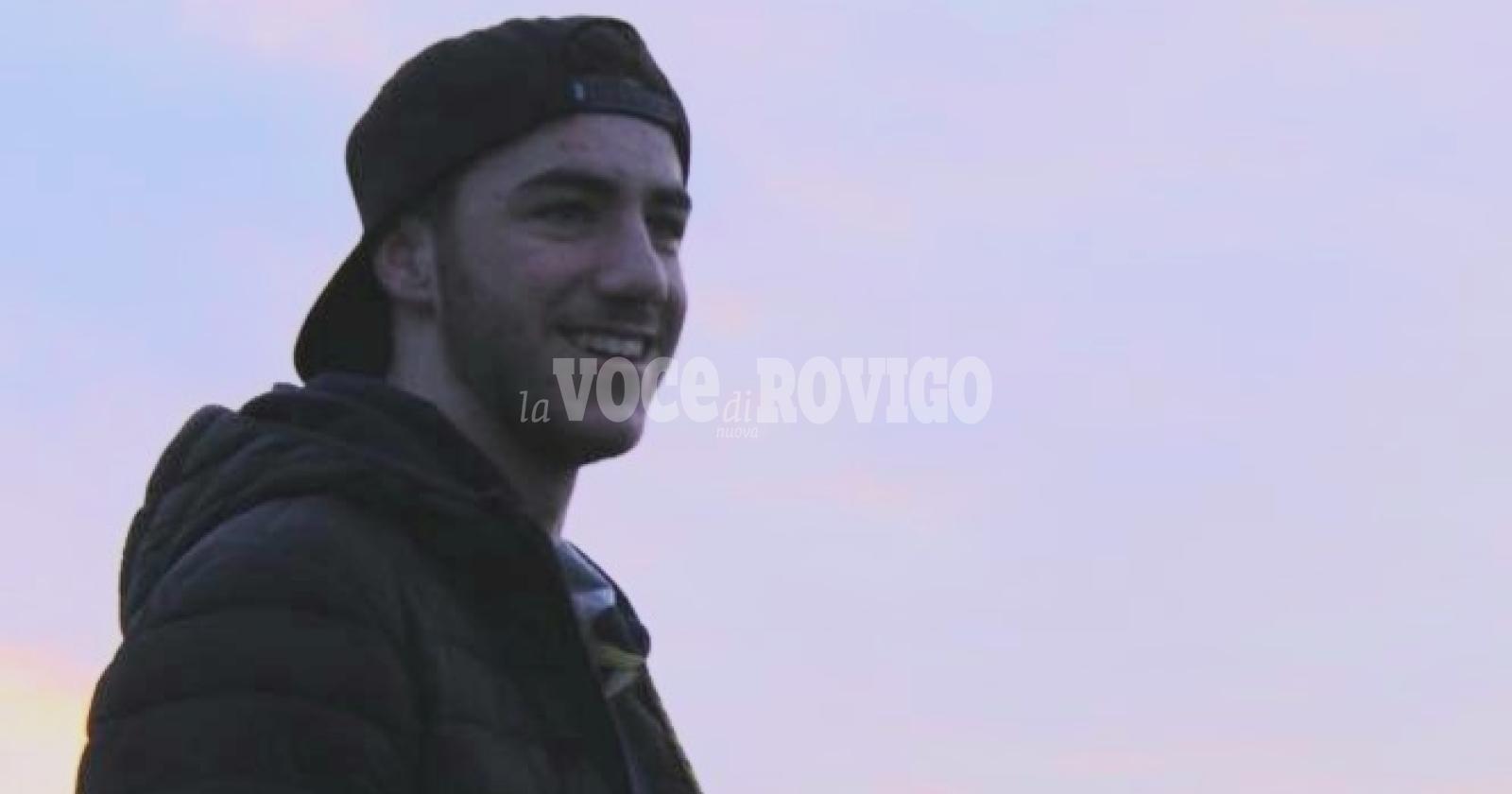 Martedì l'ultimo saluto a Stefano morto a soli 20 anni. Funerali forse al campo sportivo