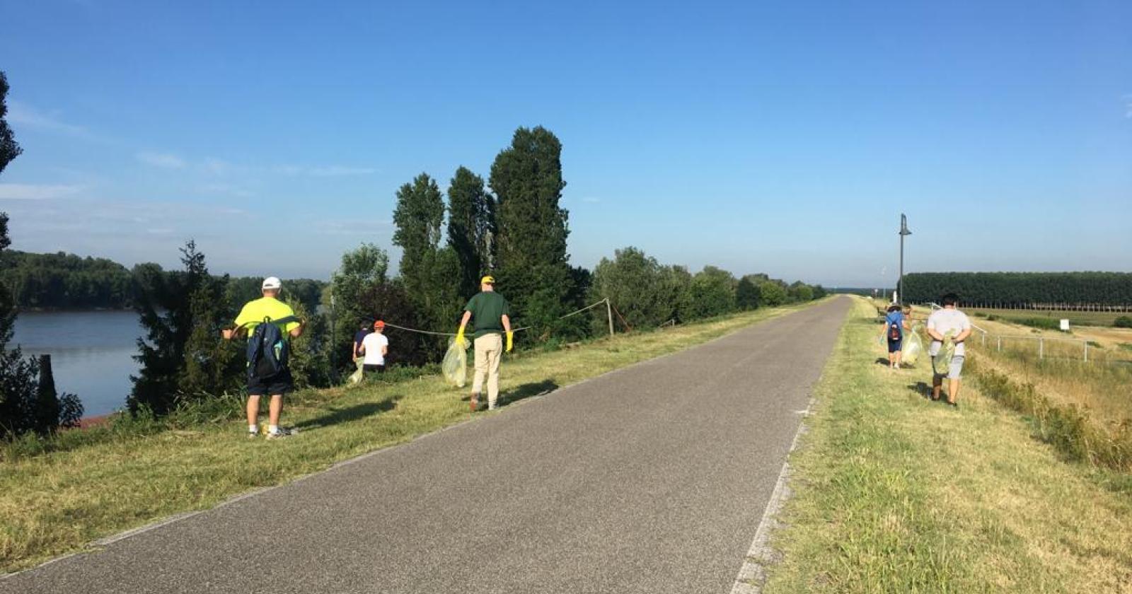 L'associazione Plastic Free organizza una giornata di raccolta plastica sull'argine
