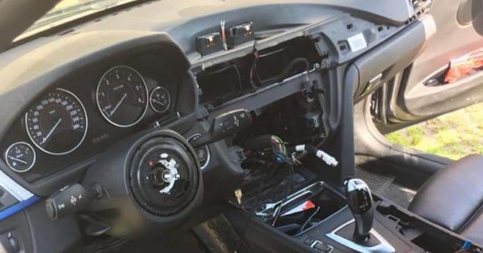 Rompono il finestrino e rubano persino il volante: attenzione