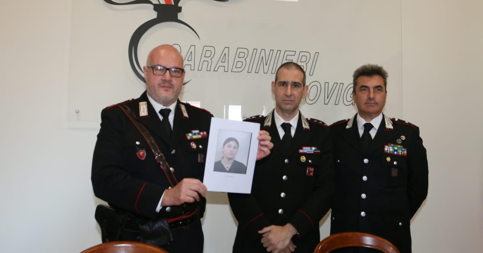 Derubano una anziana invalida: prese una 19enne e una 16enne