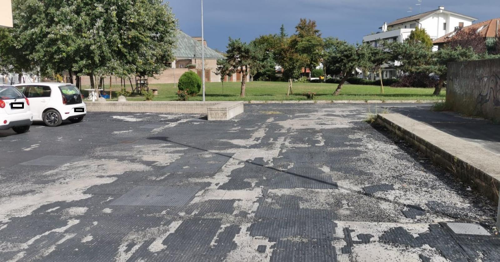 "Piazza Cepol rinnovata, ma tutto intorno? Un pugno nell'occhio"