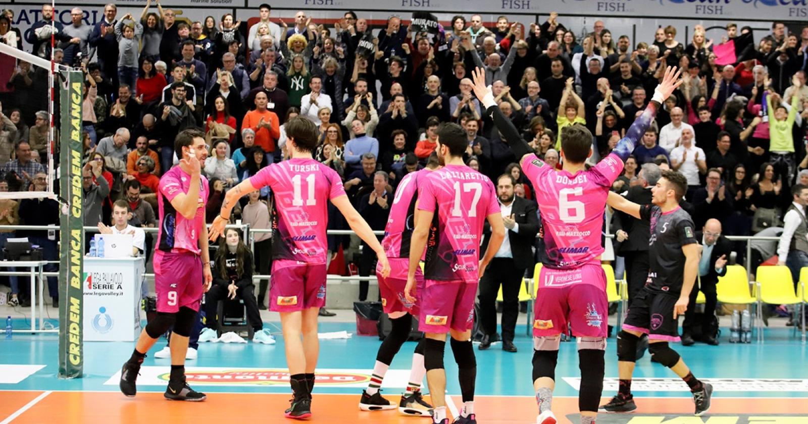 Riparte la campagna abbonamenti per vedere i giganti nerofucsia 