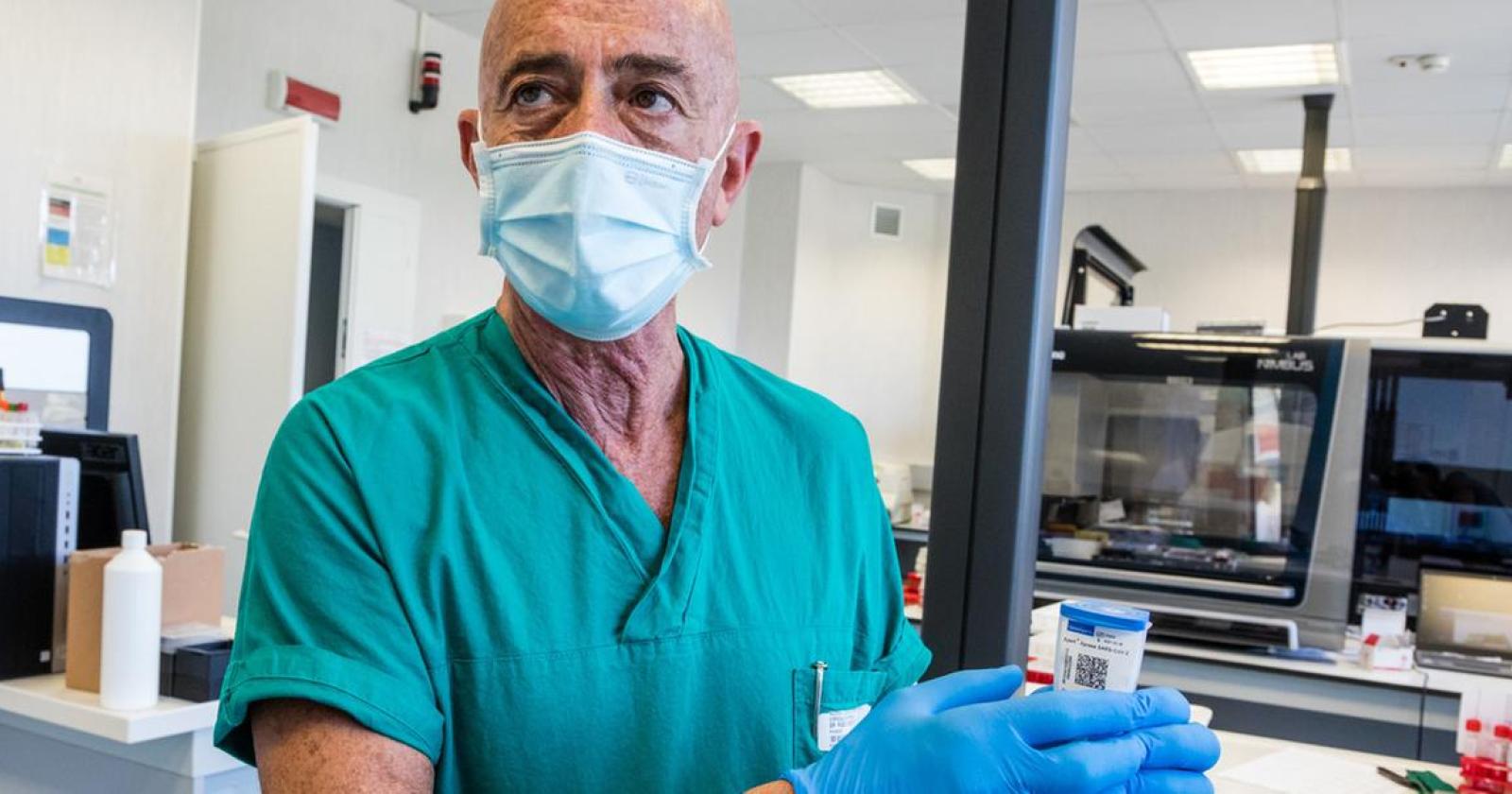 Il microbiologo: "Virus più cattivo, sarà difficile tracciare"