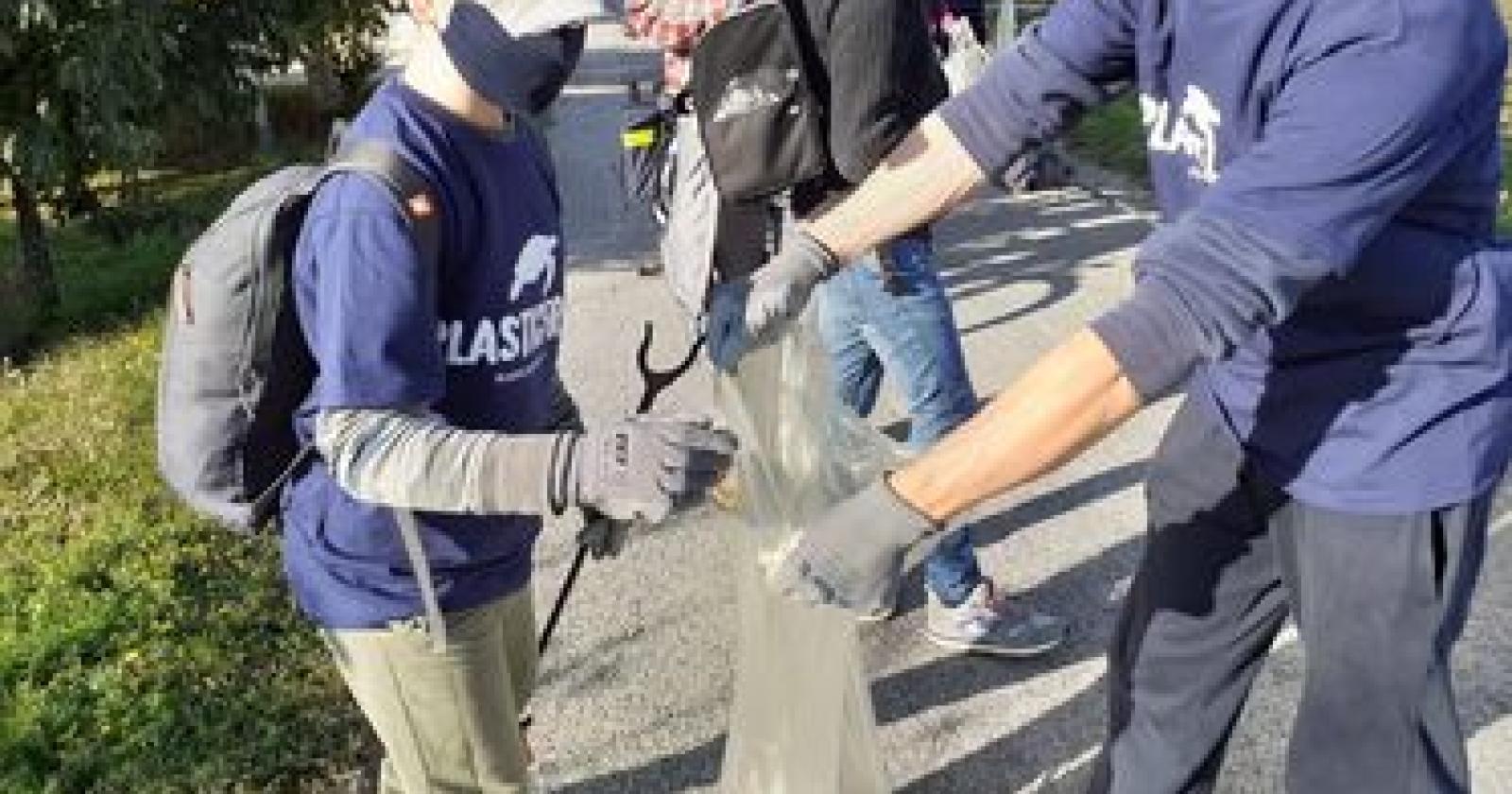 Dieci chili di rifiuti a chilometro