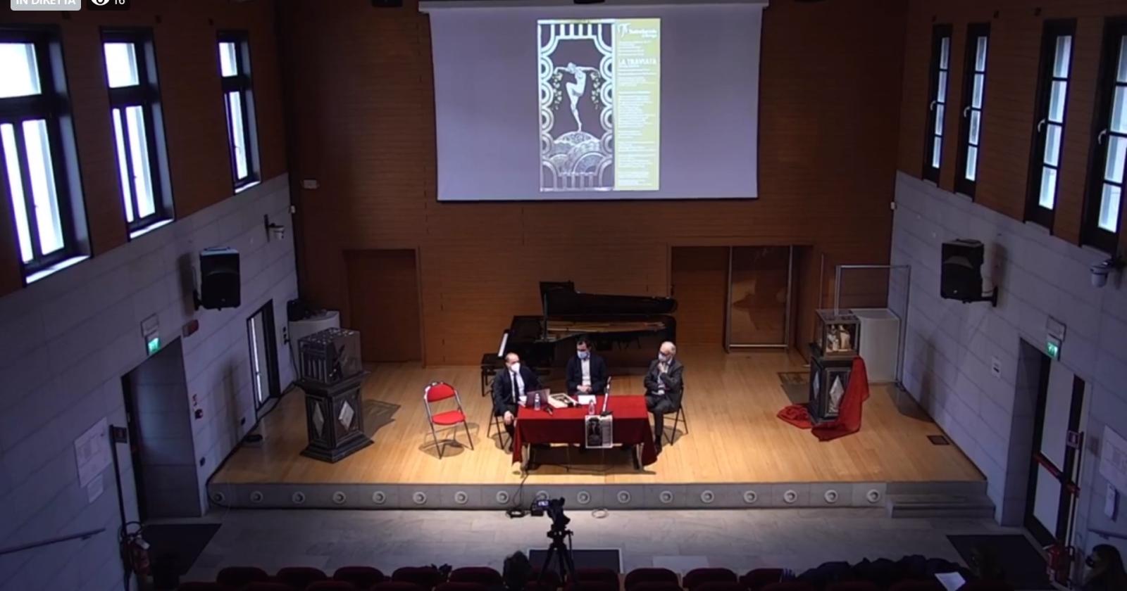 Stagione teatrale ridotta: 200 spettatori e calendario fino a gennaio