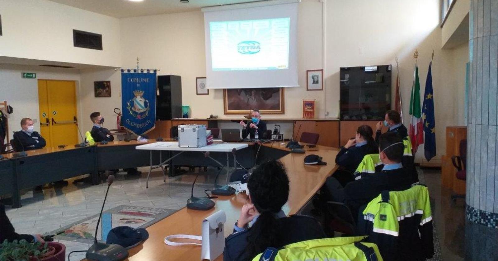 Sistemi di comunicazione radio per gli agenti del comando intercomunale di Polizia locale