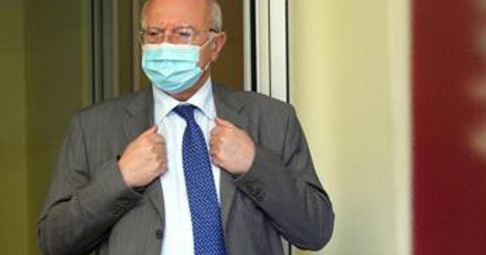 Galli: "Se medici o infermieri non vogliono farsi vaccinare cambino pure mestiere"