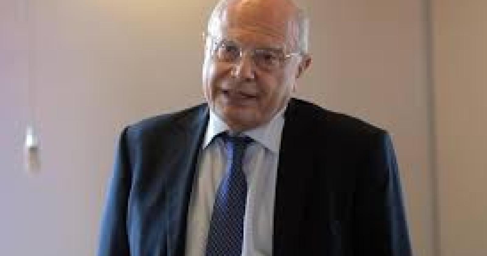 Galli: "Se medici o infermieri non vogliono farsi vaccinare cambino pure mestiere"