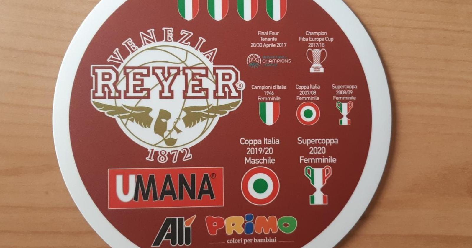 Il dono di Natale della Reyer alle Panterine 