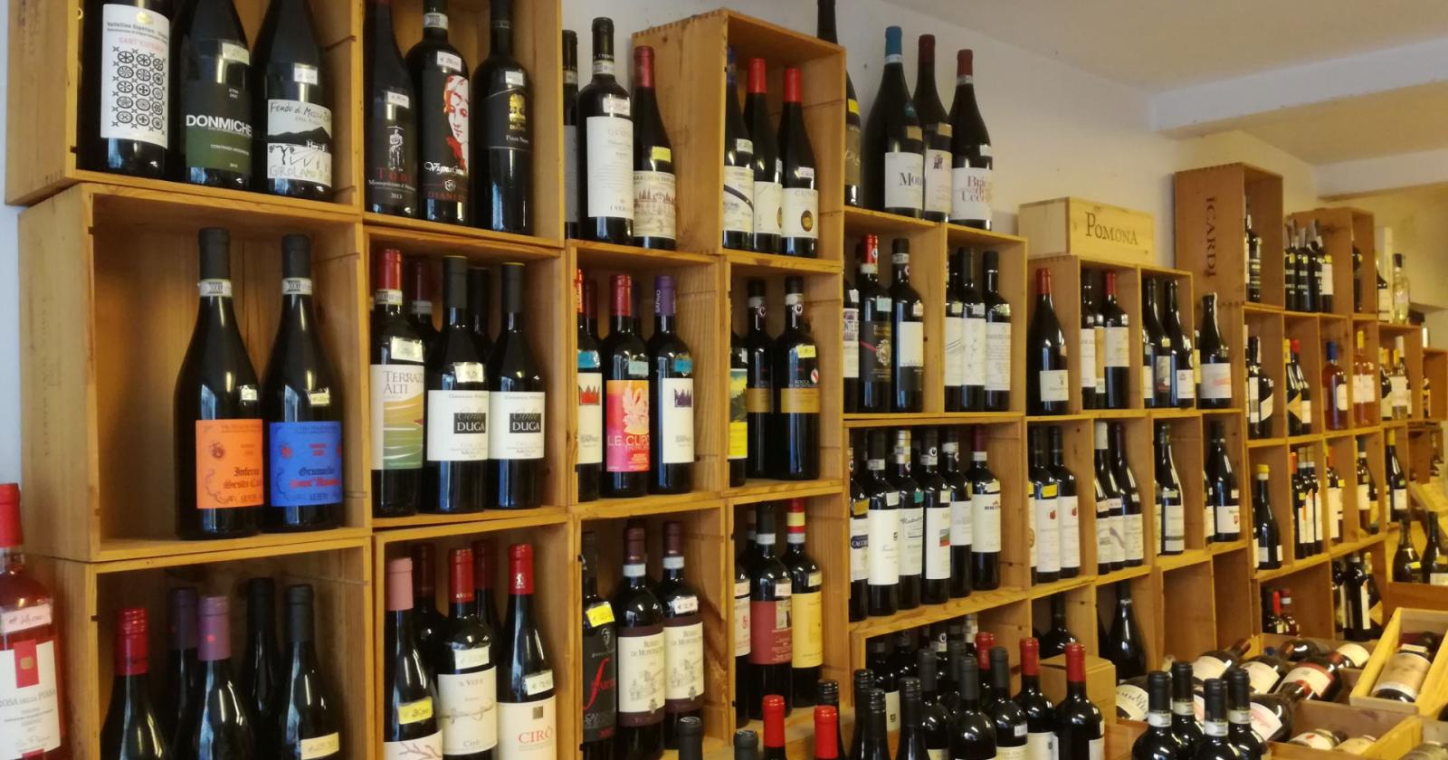 Vendita vino, stop alle 18: “E’ disparità di trattamento”