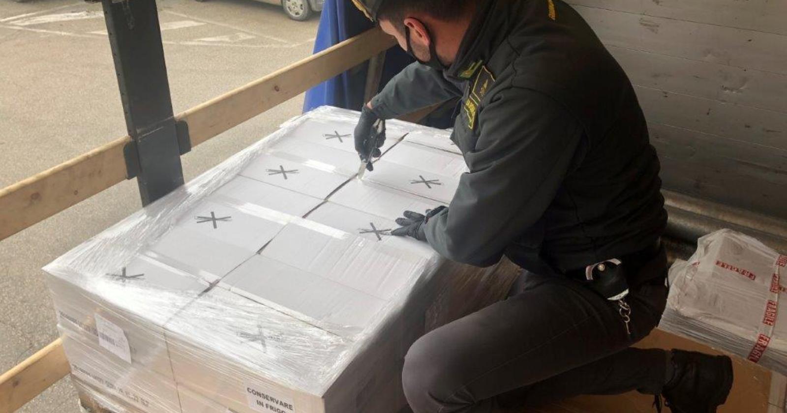 Maxi sequestro di prodotti alimentari a rischio