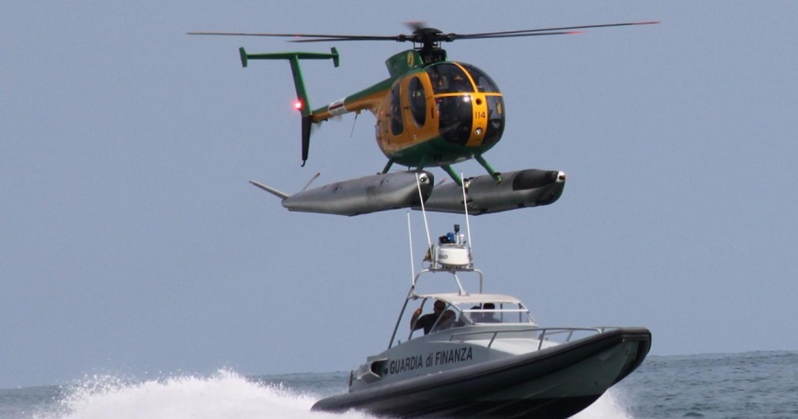 Schianto in acqua, un ferito grave, il natante continua la sua corsa impazzita