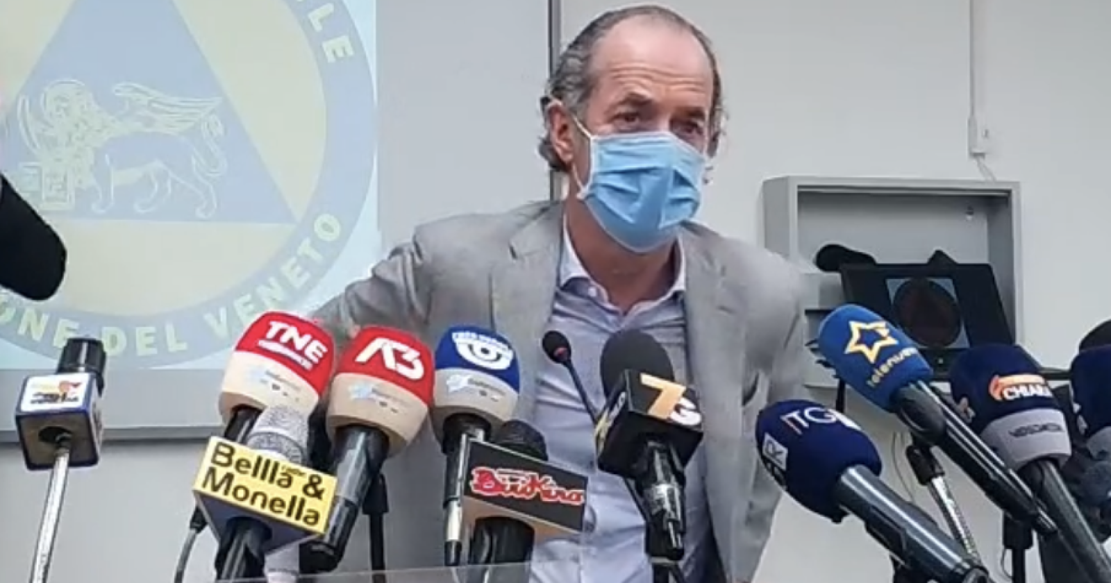 "Niente Astrazeneca sotto i 60 anni"