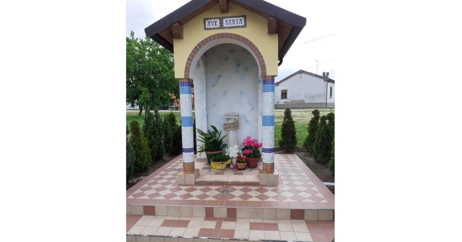 Rubano la madonnina dal capitello