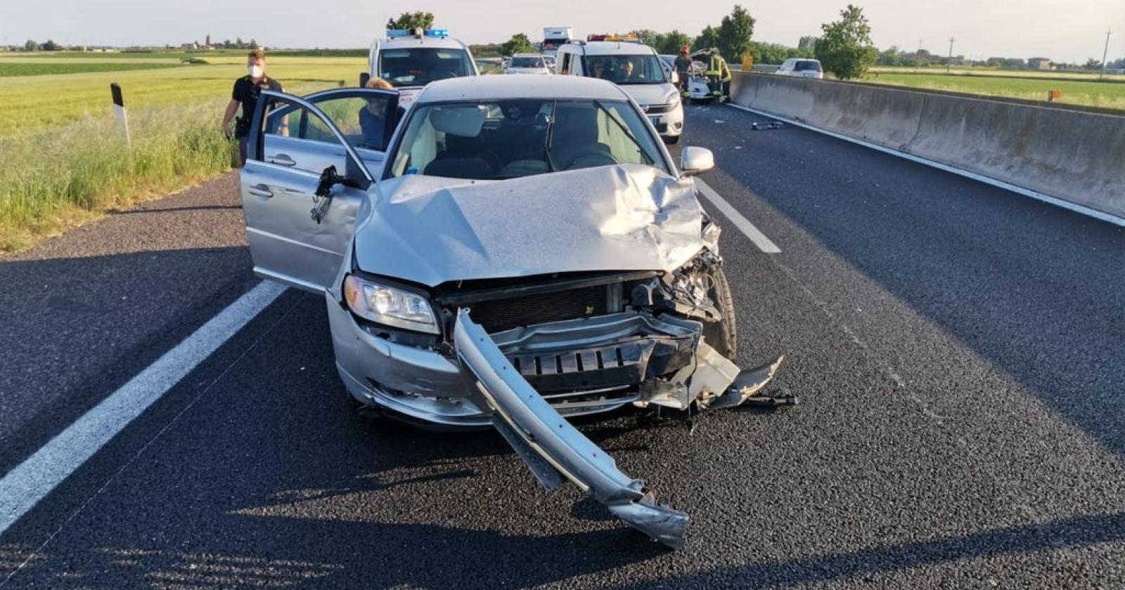 Incidente all'altezza del cantiere: feriti portati in ospedale