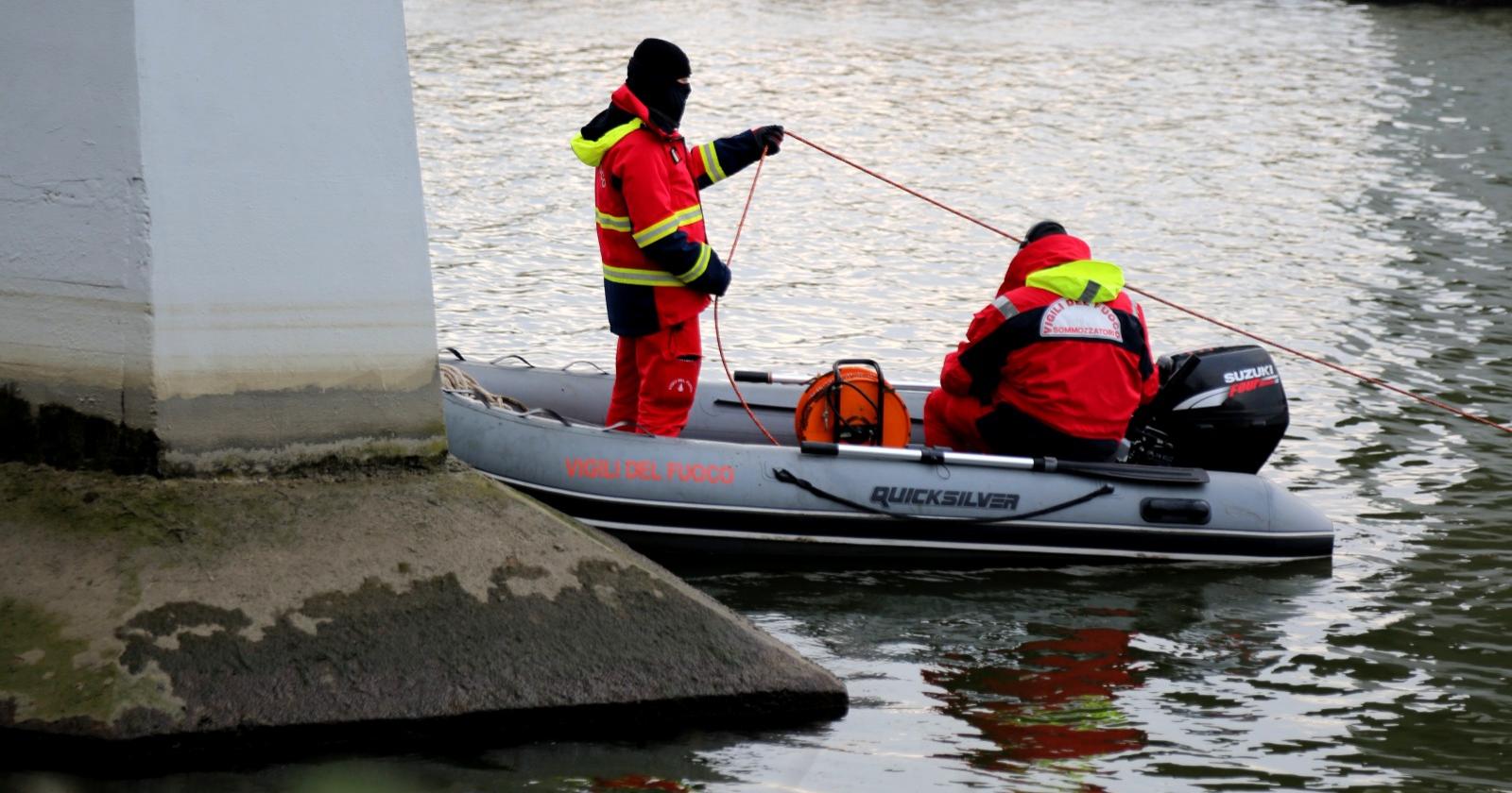 Trovata morta in acqua a 26 anni