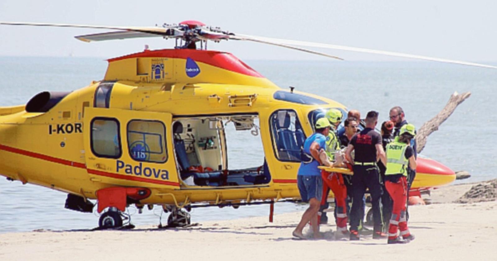 Si tuffa in mare e sbatte sul fondale: grave un 15enne