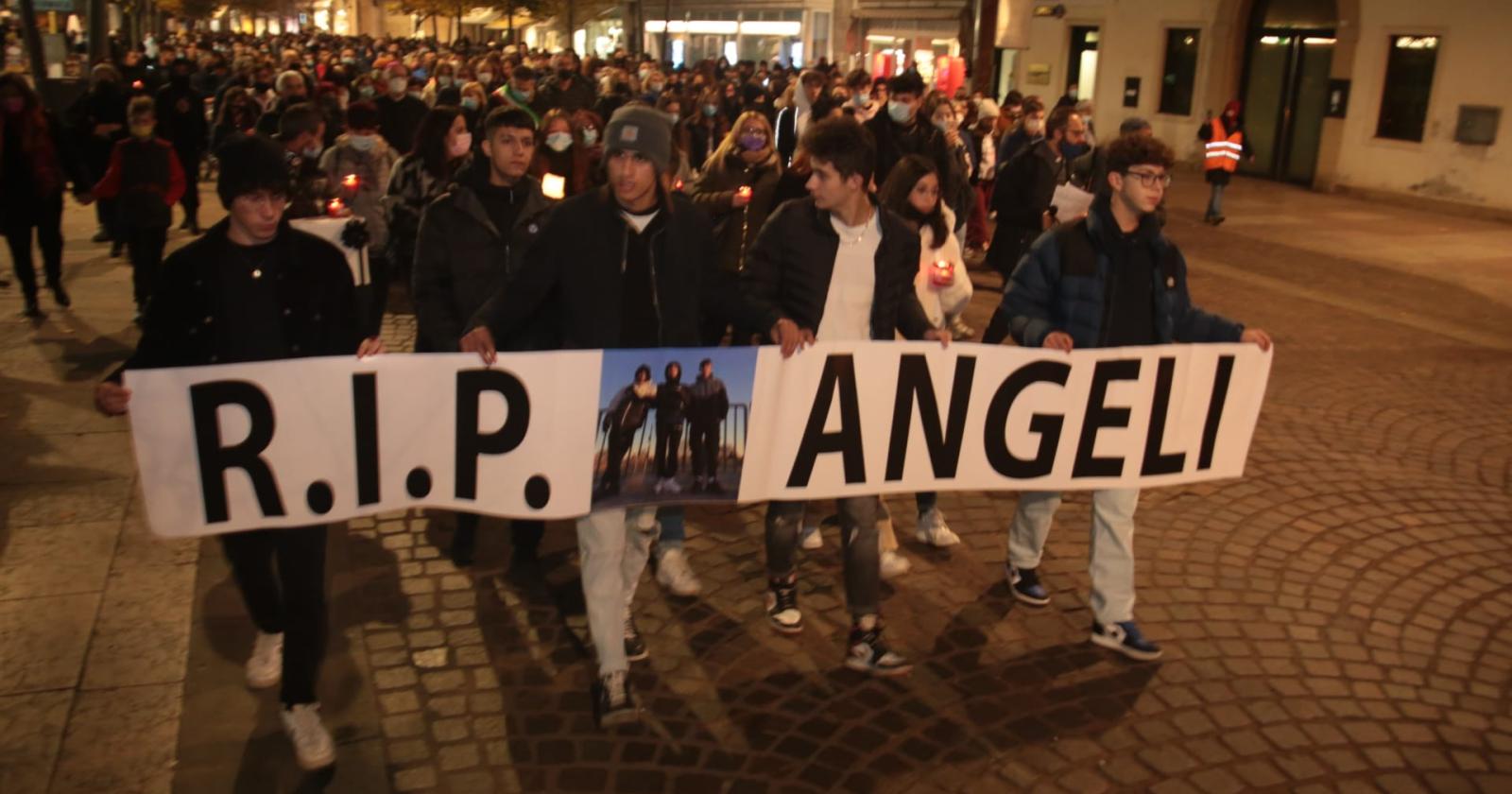 Una raccolta fondi per i tre ragazzi uccisi nell'incidente
