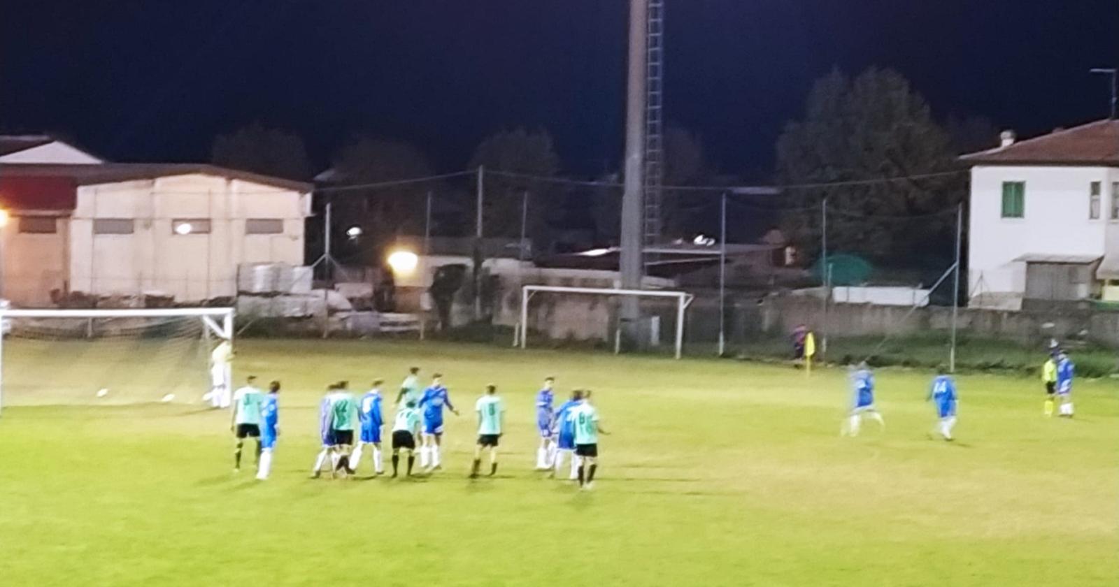 Loreo avanti di rigore e vola ai quarti di finale