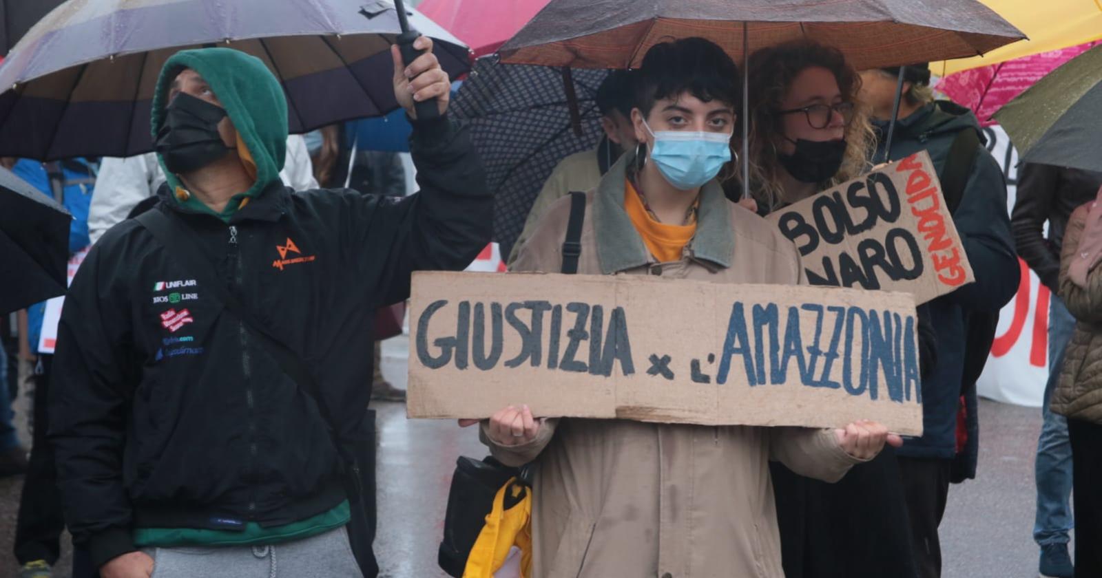 "Forse lo premiano per la distruzione della Foresta Amazzonica"...