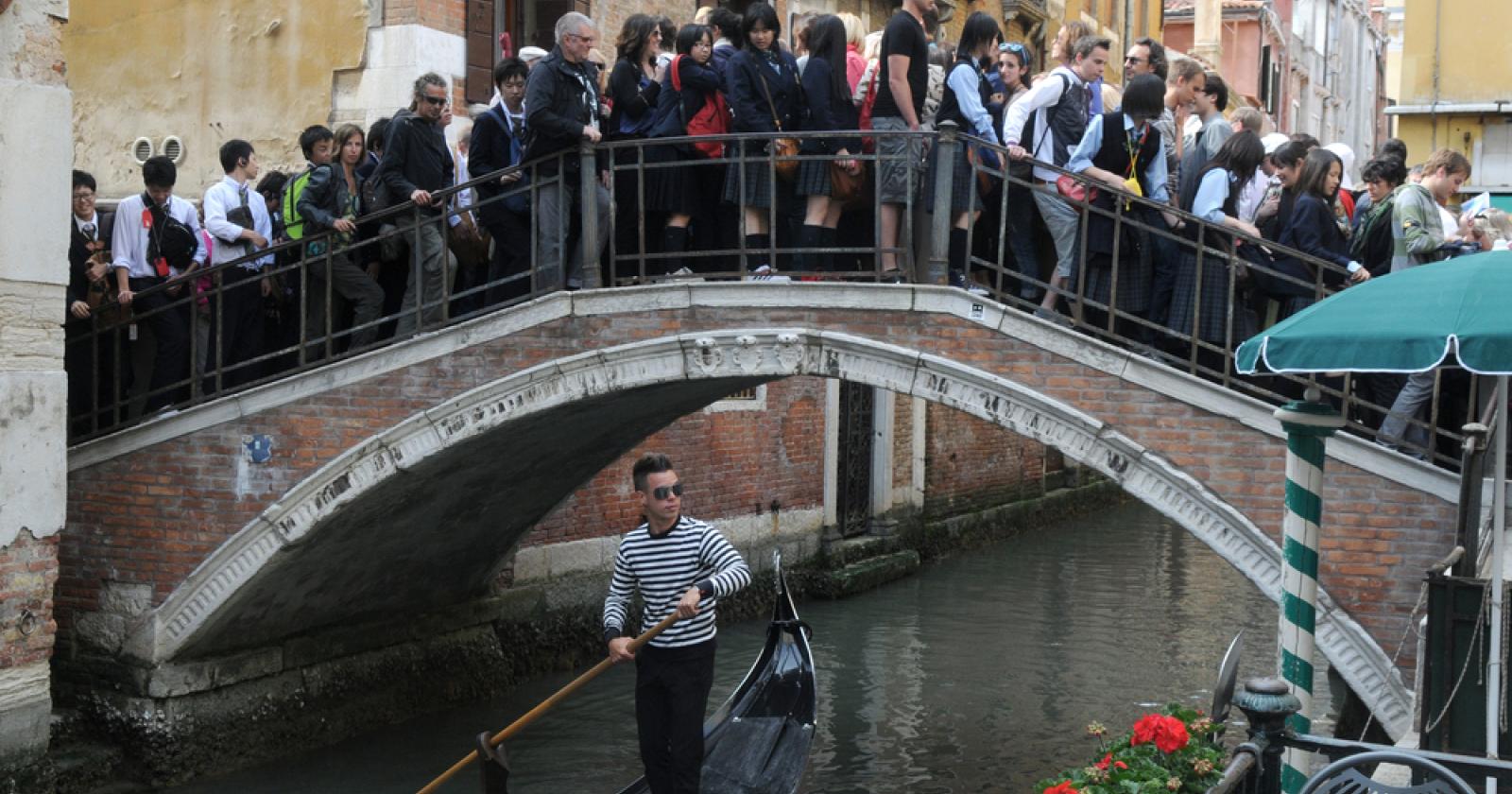 Il contatore dei turisti di Venezia: fanno a gara con i residenti