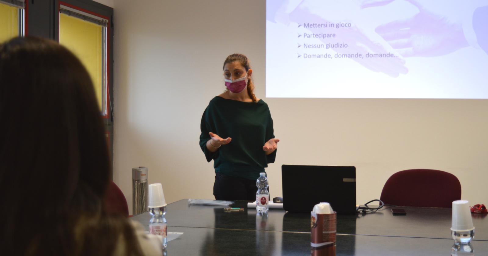 Una mano per trovare lavoro